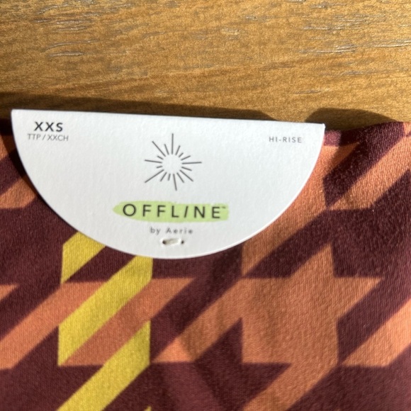 OFFLINE AERIE Real Me High Rise Maroon Tan Yellow houndstooth pattern leggings - Picture 3 of 6